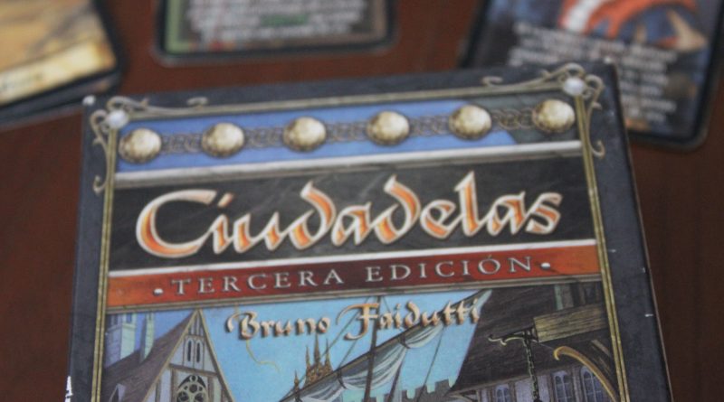 Juego de estrategia y cartas Ciudadelas