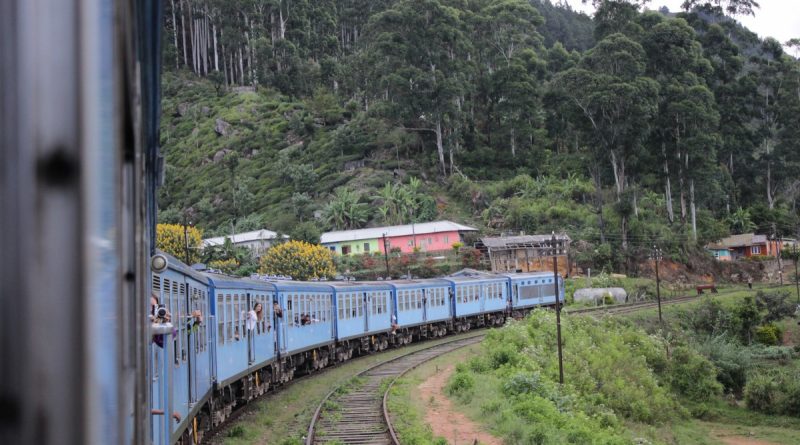 Tren de Nuwara Eliya a Ella en Sri Lanka