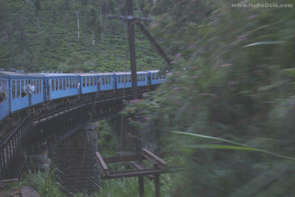 Puente desde el tren a Ella, Sri Lanka