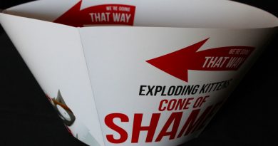 Exploding Kittens espansion - Cone of shame