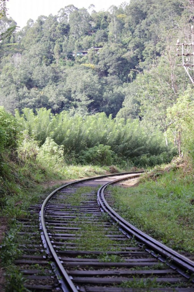 Vía de tren en Ella, Sri Lanka