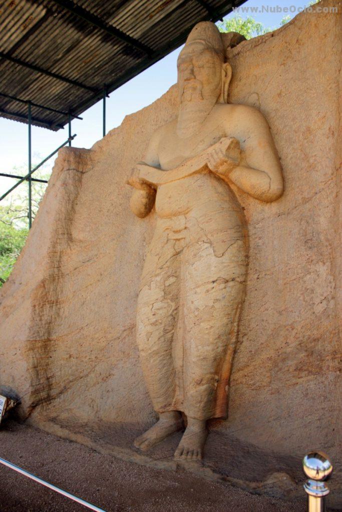 Estatua Potgul Vehera Polonnaruwa Sri Lanka